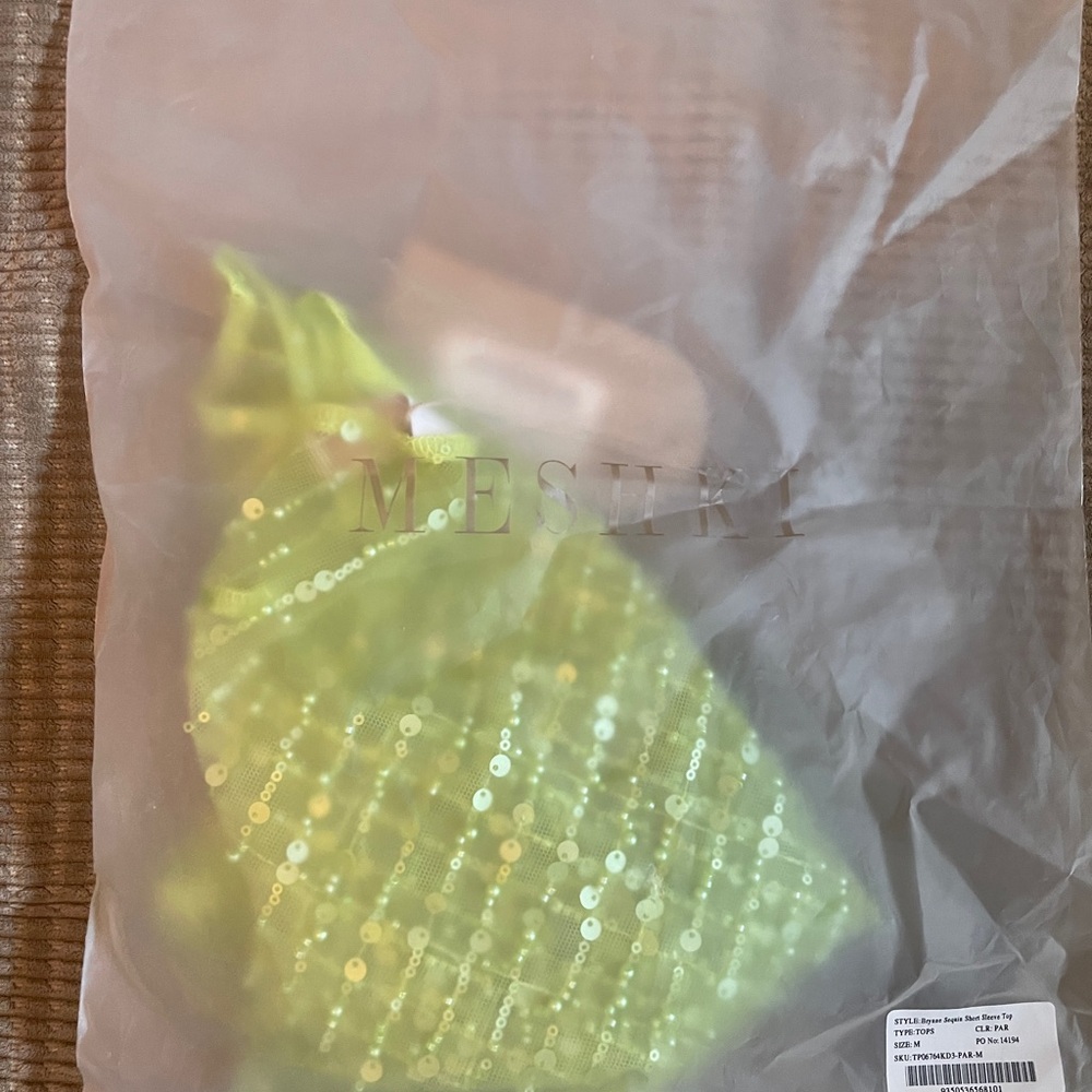 Meshki Brynne Sequin Short Sleeve Top - Parakeet Green - Picture 4 of 6